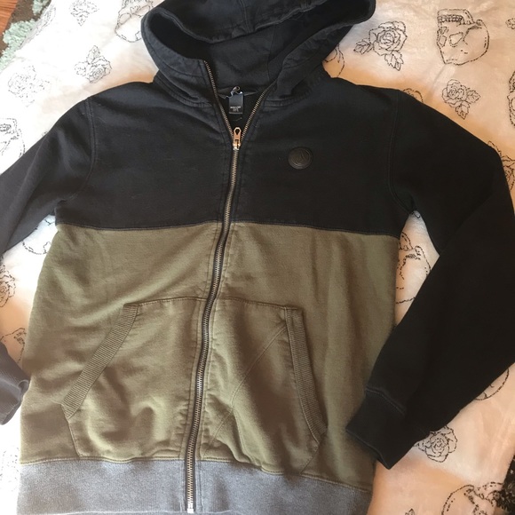 Other - Volcom zip up